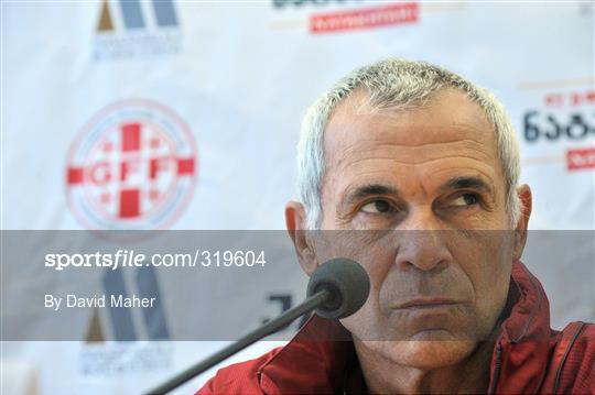 Press Conference with head coach Hector Raul Cuper - 319604