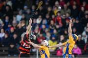 5 November 2017; Seadna Morey of Sixmilebridge gathers possession ahead of team-mate Aidan Quilligan and Pauric Mahony of Ballygunner during the AIB Munster GAA Hurling Senior Club Championship Semi-Final match between Ballygunner and Sixmilebridge at Walsh Park in Waterford. Photo by Piaras Ó Mídheach/Sportsfile