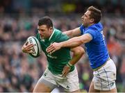 10 February 2018; Robbie Henshaw of Ireland evades the tackle of Matteo Minozzi of Italy on his way to scoring his side's fifth try during the Six Nations Rugby Championship match between Ireland and Italy at the Aviva Stadium in Dublin. Photo by Seb Daly/Sportsfile