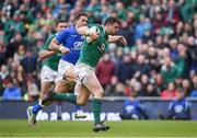 10 February 2018; Robbie Henshaw of Ireland on his way to scoring his side's fifth try during the Six Nations Rugby Championship match between Ireland and Italy at the Aviva Stadium in Dublin.Photo by David Fitzgerald/Sportsfile