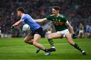 11 March 2018; Andrew McGowan of Dublin escapes the attention of David Clifford of Kerry during the Allianz Football League Division 1 Round 5 match between Dublin and Kerry at Croke Park in Dublin. Photo by Stephen McCarthy/Sportsfile