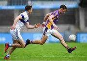 29 August 2020; Paul Mannion of Kilmacud Crokes in action against Jarlath Curley of St Vincent's during the Dublin County Senior Football Championship Quarter-Final match between Kilmacud Crokes and St Vincent's at Parnell Park in Dublin. Photo by Piaras Ó Mídheach/Sportsfile