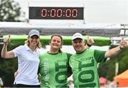 10 July 2022; Athletics Ireland director of participation Rachel Ormrod, left, with Operation transformation leaders Katie Jones and John Ryan before the Irish Runner 10 Mile, Sponsored by Sports Travel International, incorporating the AAI National 10 Mile Road Race Championships at the Phoenix Park in Dublin. Photo by Sam Barnes/Sportsfile