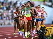 23 July 2022; Letesenbet Gidey of Ethiopia leads the field in the women's 5000m final during day nine of the World Athletics Championships at Hayward Field in Eugene, Oregon, USA. Photo by Sam Barnes/Sportsfile