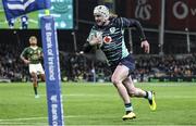 5 November 2022; Mack Hansen of Ireland on his way to scoring his side's second try during the Bank of Ireland Nations Series match between Ireland and South Africa at the Aviva Stadium in Dublin. Photo by John Dickson/Sportsfile