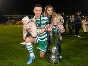 3 November 2023; Ronan Finn of Shamrock Rovers with his partner Jamie and daughters Emmy and Mia celebrate with the SSE Airtricity Men's Premier Division trophy after the SSE Airtricity Men's Premier Division match between Shamrock Rovers and Sligo Rovers at Tallaght Stadium in Dublin. Photo by Stephen McCarthy/Sportsfile