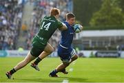 31 May 2024; Scott Penny of Leinster in action against Shane Jennings of Connacht during the United Rugby Championship match between Leinster and Connacht at the RDS Arena in Dublin. Photo by Sam Barnes/Sportsfile