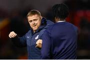 18 October 2024; Shelbourne manager Damien Duff and Gbemi Arubi of Waterford before the SSE Airtricity Men's Premier Division match between Shelbourne and Waterford at Tolka Park in Dublin. Photo by Stephen McCarthy/Sportsfile