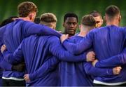 31 January 2025; England captain Maro Itoje speaks to his players in a huddle during an England rugby captain's run at the Aviva Stadium in Dublin. Photo by Sam Barnes/Sportsfile