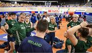 5 March 2025; Athletics Ireland High Performance Relay Lead David McCarthy speaks to members of the relay teams during a training session at the Omnisport Apeldoorn in Apeldoorn, Netherlands, ahead of the European Athletics Indoor Championships 2025. Photo by Sam Barnes/Sportsfile