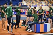 5 March 2025; Athletics Ireland High Performance Relay Lead David McCarthy speaks to members of the relay teams during a training session at the Omnisport Apeldoorn in Apeldoorn, Netherlands, ahead of the European Athletics Indoor Championships 2025. Photo by Sam Barnes/Sportsfile