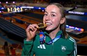 9 March 2025; Sarah Healy of Ireland with her gold medal after winning the women's 3000m final on day four of the European Athletics Indoor Championships 2025 at the Omnisport Apeldoorn in Apeldoorn, Netherlands. Photo by Sam Barnes/Sportsfile