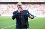 29 September 2013; Broadcaster Dáithí O Sé speaks to the crowd during the World Record Bandana attempt at the TG4 All-Ireland Ladies Football Championship Finals, Croke Park, Dublin. Picture credit: Brendan Moran / SPORTSFILE