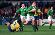 21 November 1998; Jonathon Bell, Ireland, in action against Romeo Gontineac, Romania. Rugby World Cup Qualifier, Ireland v Romania, Lansdowne Road, Dublin. Picture credit: David Maher / SPORTSFILE