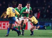 21 November 1998; Kevin Maggs, Ireland, breaks through the Romanian defence. Rugby World Cup Qualifier, Ireland v Romania, Lansdowne Road, Dublin. Picture credit: Brendan Moran / SPORTSFILE