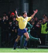 21 November 1998; Romania's Mihai Vioreanu celebrates after scoring a late try against Ireland. Rugby World Cup Qualifier, Ireland v Romania, Lansdowne Road, Dublin. Picture credit: Brendan Moran / SPORTSFILE