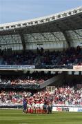 3 April 2005; The Munster team in a huddle before the match. Heineken European Cup 2004-2005, Quarter-Final, Biarritz Olympique v Munster, Anoeta Stadium, San Sebastian, Spain. Picture credit; Damien Eagers / SPORTSFILE