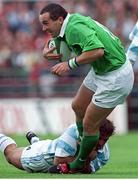 28 August 1999; Conor O'Shea, Ireland, in action against Carlos Lobbe, Argentina. Rugby International, Ireland v Argentina, Lansdowne Road, Dublin. Picture credit: David Maher / SPORTSFILE
