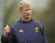 5 May 2005; Leinster's Leo Cullen issues instructions to his team-mates during squad training. UCD, Belfield, Dublin. Picture credit; Pat Murphy / SPORTSFILE