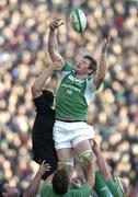 12 November 2005; Malcolm O'Kelly, Ireland, wins a lineout ahead of Ali Williams, New Zealand. permanent tsb International Friendly 2005-2006, Ireland v New Zealand, Lansdowne Road, Dublin. Picture credit: Brendan Moran / SPORTSFILE