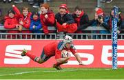 10 May 2014; Duncan Williams, Munster, scores his side's first try. Celtic League 2013/14, Round 22, Munster v Ulster, Thomond Park, Limerick. Picture credit: Diarmuid Greene / SPORTSFILE
