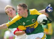 30 July 2006; Garry O'Driscoll, Kerry, in action against Donal Gallagher, Mayo. ESB All-Ireland Minor Football Championship Quarter-Final, Kerry v Mayo, Cusack Park, Ennis, Co. Clare. Picture credit; Kieran Clancy / SPORTSFILE