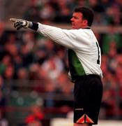 9 July 1999; Republic of Ireland goalkeeper Alan Kelly during the UEFA European Championships Qualifying Group 8 match between Republic of Ireland and FYR Macedonia at Lansdowne Road in Dublin. Photo by David Maher/Sportsfile