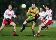 10 March 2007; Colm McFadden, Donegal, in action against Dermot Carlin and Michael McGee, Tyrone. Allianz National Football League, Division 1A Round 4, Tyrone v Donegal, Healy Park, Omagh, Co. Tyrone. Picture credit: Oliver McVeigh / SPORTSFILE