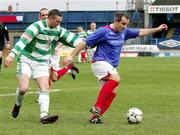 24 February 2007; Glen Ferguson, Linfield, in action against Paul Bradley, Donegal Celtic. Irish League, Linfield v Donegal Celtic, Windsor Park, Belfast, Co Antrim. Picture Credit: Oliver McVeigh / SPORTSFILE