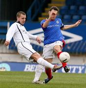 17 March 2007; Noel Bailie, Linfield, in action against Darren Armour, Lisburn Distillery. Carnegie Premier League, Linfield v Lisburn Distillery, Windsor Park, Belfast, Co Antrim. Picture credit: Oliver McVeigh / SPORTSFILE