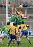 29 April 2007; Karl Mannion, Roscommon, contests a high ball with Nigel Crawford, and Mark Ward, Meath. Allianz National Football League, Division 2 Final, Roscommon v Meath, Kingspan Breffni Park, Co. Cavan. Picture credit: Oliver McVeigh / SPORTSFILE