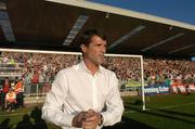30 July 2007; Roy Keane, Sunderland manager, walks out onto the pitch for the start of the game. Pre-season Friendly, Cork City v Sunderland, Turner’s Cross, Cork. Picture credit; David Maher / SPORTSFILE