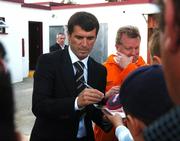 1 August 2007; Sunderland manager Roy Keane signs autpographs on his arrival at Terryland Park. Pre-season Friendly, Galway United v Sunderland, Terryland Park, Galway. Picture credit; Pat Murphy / SPORTSFILE