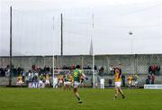 11 November 2007; Bryan Sheehan, South Kerry, watches his last minute free kick sail wide of the posts. Kerry Senior Football Championship Final, South Kerry v Feale Rangers, Austin Stack Park, Tralee, Co. Kerry. Picture credit; Stephen McCarthy / SPORTSFILE