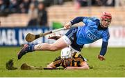 22 February 2015; Lester Ryan, Kilkenny, in action against David Treacy, Dublin. Allianz Hurling League, Division 1A, Round 2, Kilkenny v Dublin. Nowlan Park, Kilkenny. Picture credit: Stephen McCarthy / SPORTSFILE