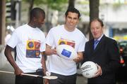 1 September 2008; SARI Chairman Brian Kerr with Cork hurler Sean Og O hAilpin, centre, and Victor Ekanem, Shamrock Rovers, at the launch of the SARI Soccerfest and Count Us In Festival 2008. The 12th Annual Soccerfest will take place in the Phoenix Park 13th and 14th September 2008. European Commission Representation Offices, Dublin. Picture credit: Pat Murphy / SPORTSFILE