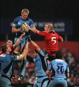 20 September 2008; Bradley Davis, Cardiff Blues, gains possession for his side in the lineout ahead of Paul O'Connell, Munster. Magners League, Munster v Cardiff Blues, Musgrave Park, Cork. Picture credit: Stephen McCarthy / SPORTSFILE