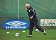 16 November 2008; Republic of Ireland manager Giovanni Trapattoni in action during squad training. Gannon Park, Malahide, Dublin. Picture credit: David Maher / SPORTSFILE