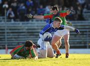 30 November 2008; Tommy Walsh, Kerins O'Rahilly's, in action against Ciaran Kelliher, and Damian Murphy, right, Mid Kerry. Kerry Senior Football Championship Final Replay, Kerins O'Rahilly's v Mid Kerry, Fitzgerald Stadium, Killarney, Co. Kerry. Picture credit: Stephen McCarthy / SPORTSFILE