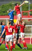 5 September 2015; Amy Desmond, Munster, wins possession in a lineout ahead of Orla Fitzsimons, Leinster. Women's Interprovincial, Munster v Leinster. Thomond Park, Limerick. Picture credit: Diarmuid Greene / SPORTSFILE