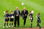 9 April 2009; GAA President Nickey Brennan with Minister for Integration Conor Lenihan and Cumann na mBunscoil players, from left, Rhyla Mae Santaiago, Cathal Maher, Alin Urziceanu and William Okoacha at the launch of the GAA's National Inclusion Strategy. Croke Park, Dublin. Picture credit: Pat Murphy / SPORTSFILE  *** Local Caption ***