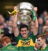 20 September 2015; Mike Breen, Kerry, lifts the Tom Markham Cup. Electric Ireland GAA Football All-Ireland Minor Championship Final, Kerry v Tipperary, Croke Park, Dublin. Picture credit: Stephen McCarthy / SPORTSFILE