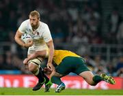 3 October 2015; Chris Robshaw, England, is tackled by James Slipper, Australia. 2015 Rugby World Cup, Pool A, England v Australia, Twickenham Stadium, London, England. Picture credit: Brendan Moran / SPORTSFILE