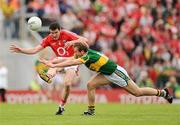 7 June 2009; Graham Canty, Cork, in action against Donnacha Walsh, Kerry. Munster GAA Football Senior Championship Semi-Final, Kerry v Cork, Fitzgerald Stadium, Killarney, Co. Kerry. Picture credit: Stephen McCarthy / SPORTSFILE