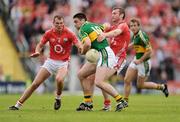 7 June 2009; Darragh O Se, Kerry, in action against Alan O'Connor, left, and Nicholas Murphy, Cork. Munster GAA Football Senior Championship Semi-Final, Kerry v Cork, Fitzgerald Stadium, Killarney, Co. Kerry. Picture credit: Stephen McCarthy / SPORTSFILE