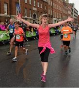 26 October 2015; Jaz Ryan, from Co Louth, on her way to finish the SSE Airtricity Dublin Marathon 2015, Merrion Square, Dublin. Picture credit: Ray McManus / SPORTSFILE