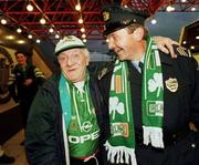 17 November 1998. Irish fan Sylvester Doyle, from Rathfarnham, Dublin, with Belgrade police officer Mirko Kovacevic in Belgrade. Photo by David Maher/Sportsfile