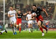 20 November 2015; Duncan Taylor, Saracens, on his way to scoring his side's third try of the game. European Rugby Champions Cup, Pool 1, Round 2, Ulster v Saracens. Kingspan Stadium, Ravenhill Park, Belfast. Picture credit: Ramsey Cardy / SPORTSFILE