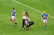 6 September 2009; Kilkenny's Henry Shefflin, 11, and P.J. Ryan, celebrate at the final whistle while Tipperary's Michael Webster, left, and Seamus Callanan, right, show their disappointment GAA Hurling All-Ireland Senior Championship Final, Kilkenny v Tipperary, Croke Park, Dublin. Picture credit: Pat Murphy / SPORTSFILE