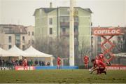 24 January 2016; Ian Keatley, Munster, prepares to kick a conversion. European Rugby Champions Cup, Pool 4, Round 6, Benetton Treviso v Munster. Stadio Comunale di Monigo, Treviso, Italy. Picture credit: Diarmuid Greene / SPORTSFILE